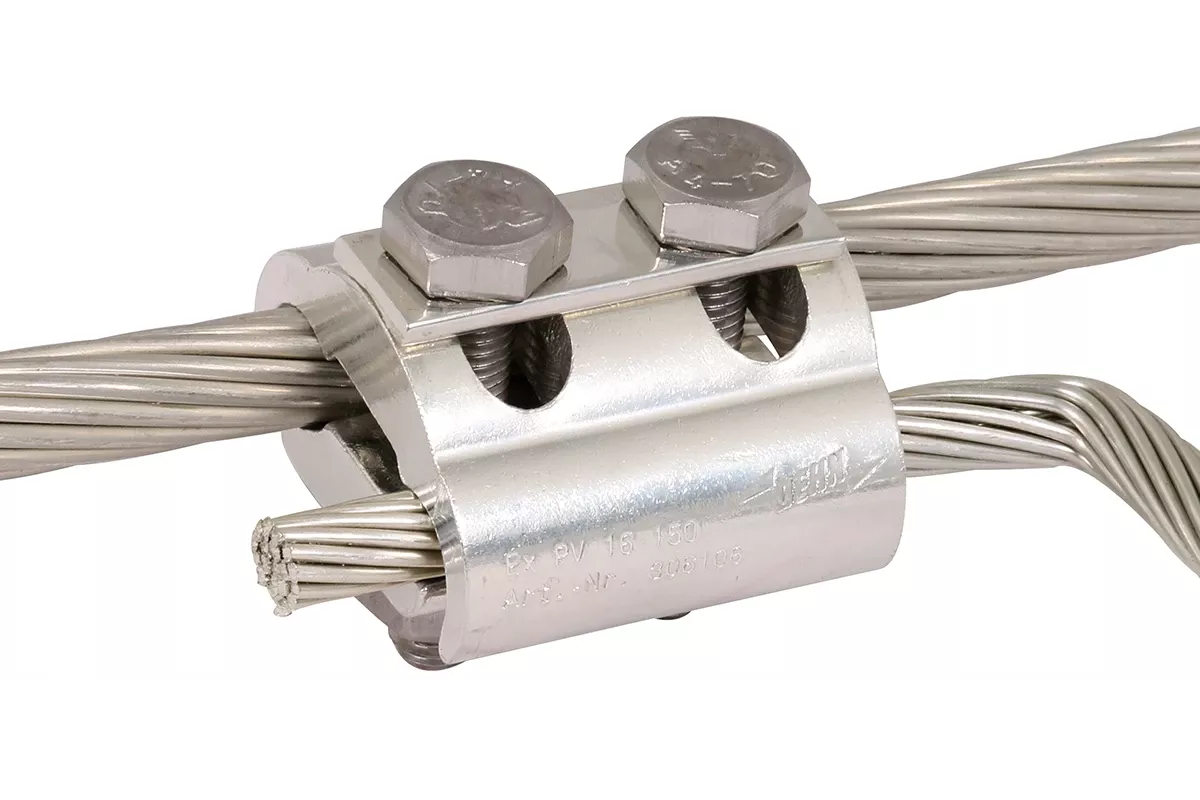 Parallelverbinder, montiert an zwei Seilen.